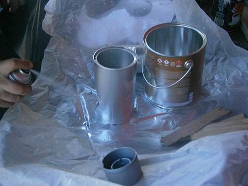 spray paint tin cans rocket stove