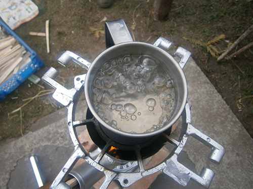 testing the long burner rocket stove