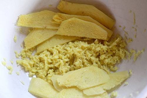 Grated and Sliced Ginger