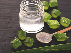 9 Natural Remedies To Heal Wounds Faster - Aloe Vera
