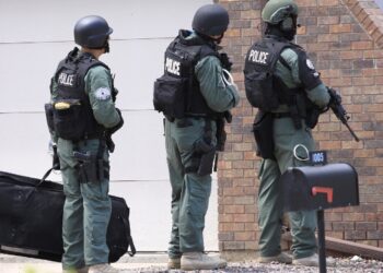 Gov SWAT Teams Target “Rugged Individuals” Who Grow Their Own Food, Produce Their Own Electricity