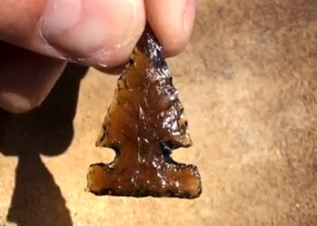 glass arrow head