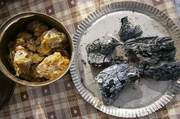 How to make glue out of pine resin-Ingredients