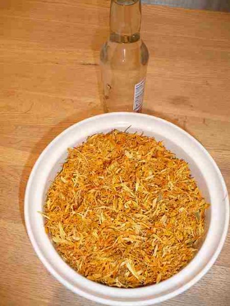 dried calendula