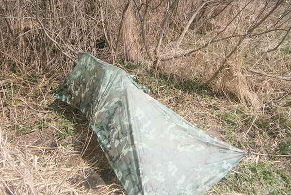 E 13 Different Ways to Use a Military Poncho as a Shelter