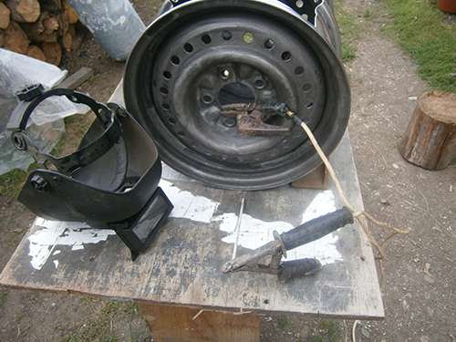 How to Make Your Own Wood Stove from Two Tire Rims 6