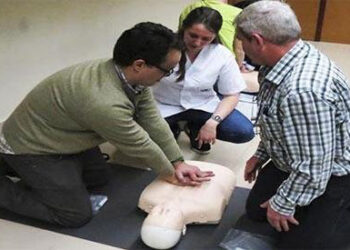 5 First Aid Skills Every Senior Should Know articles