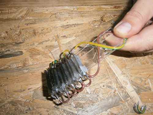 glued razors on ruler for hydrogen generator