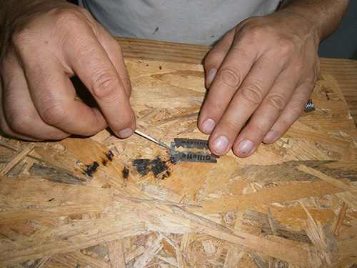 soldering paste on razors for hydrogen generator