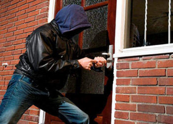 How To Clear Your House When You Wake Up And You Think There Is An Intruder