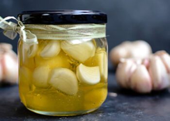 Homemade Fermented Honey Garlic