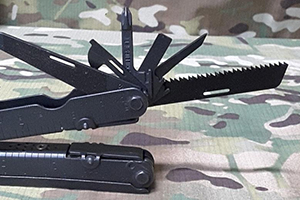 12 Survival Items to Carry With You at All Times
