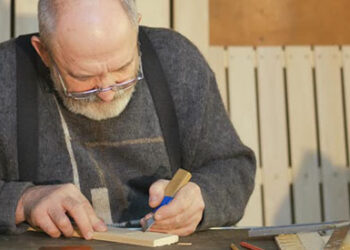 7 Ways To Make A Decent Living Even If You’re Retired