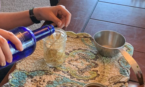 How to Make A Pain-Relieving Willow Bark Tincture