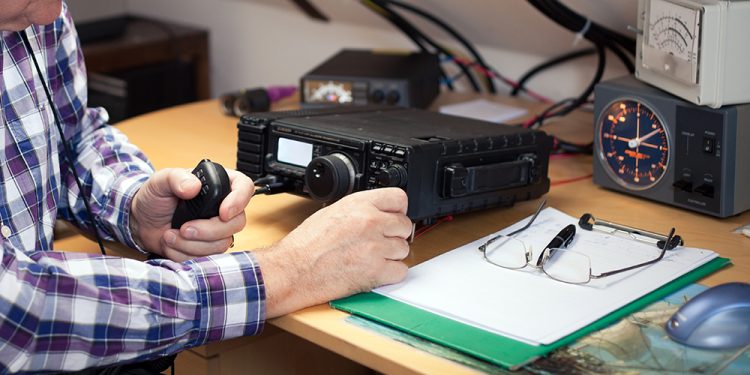 Ham Radio-General Info What-Is-The-Best-Ham-Radio-For-Preppers-00-750x375
