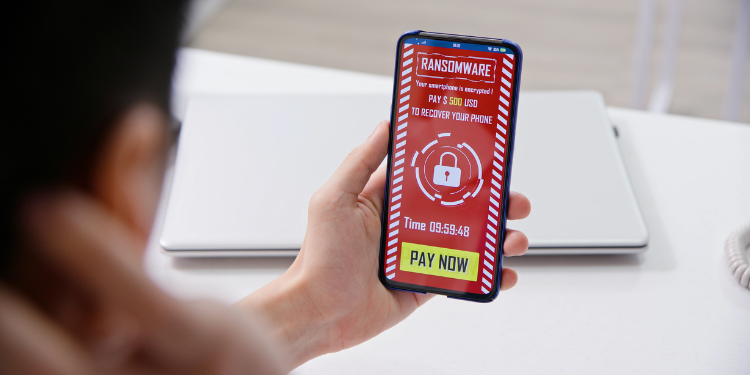 11 Hacker Tips To Keep Your Phone From Tracking You