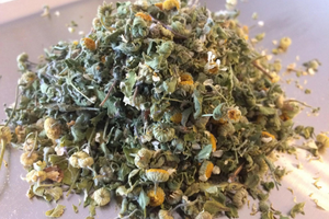 dried feverfew