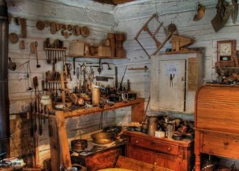 Hand-Powered Tools You Need To Live Off Grid