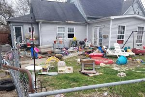 If Your Neighbor Does This, Avoid Him at All Costs