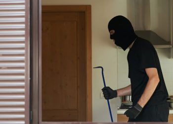 How to Tell If You’re an Easy Looter Target