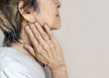 How to Treat Swollen Lymph Nodes in Neck Naturally