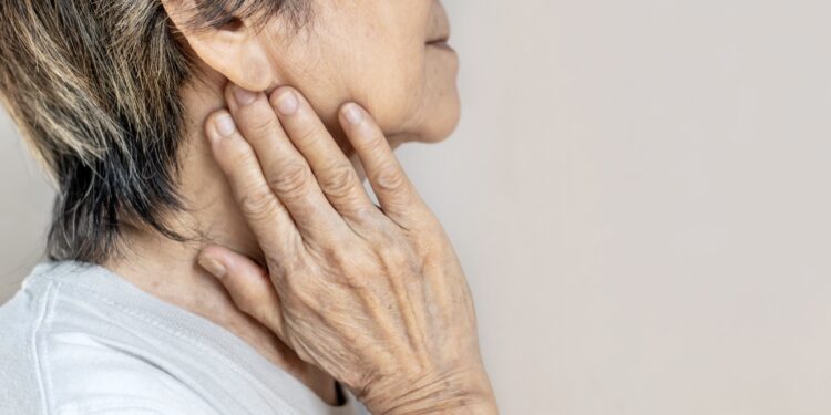 How to Treat Swollen Lymph Nodes in Neck Naturally