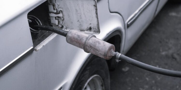 how to drain a fuel tank