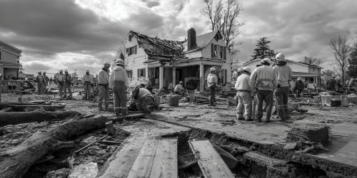 FEMA agents rebuilding a home