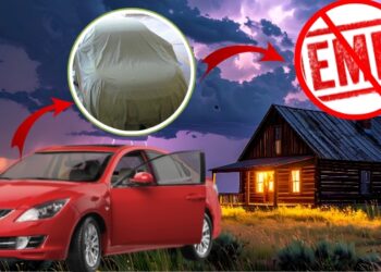 Car Thunderstorm house in field