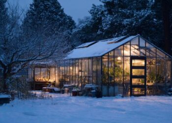 heat greenhouse without electricity