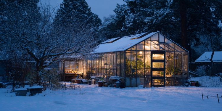 How to Heat a Greenhouse Without Electricity